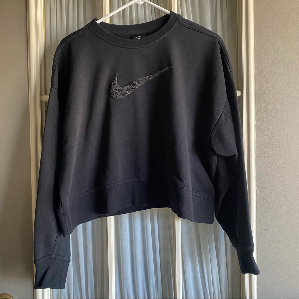 Nike Women's Black Cropped Crew Sweatshirt with Textured Swoosh Logo